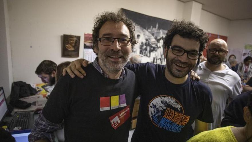 David Viñas (derecha), con su hermano Miguel Ángel, segundo de Guarido en el Ayuntamiento