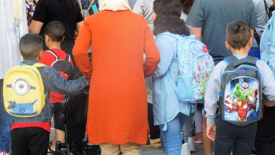 Primer dia d&#039;escola en un centre de primària de  Manresa