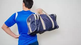 Amazon rebaja la mochila de Puma a 15€ que arrasa entre los hombres que van al gimnasio por lo cómoda que es y su gran capacidad