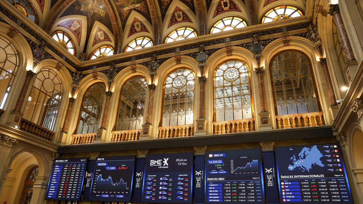 Interior del Palacio de la Bolsa de Madrid.