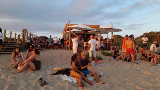 Abren tres quioscos de Migjorn y los demás lo harán esta semana | C.C.
