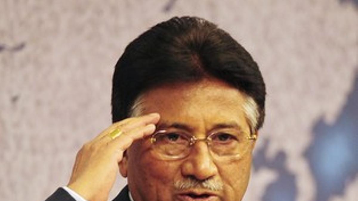 El expresidente de Pakistán Pervez Musharraf, durante una rueda de prensa, en Londres.