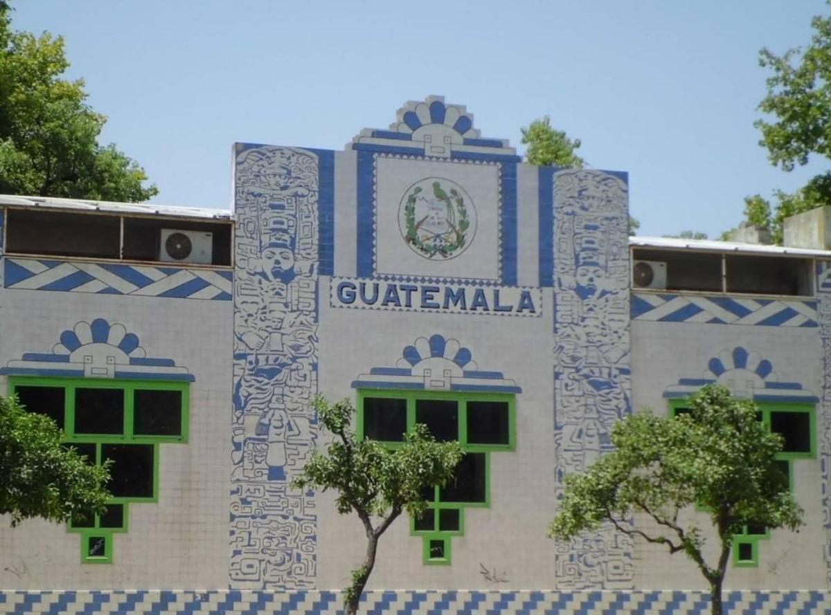 El pabellón de Guatelama, junto al de Argentina, se usa hoy en día para el Conservatorio de Danza