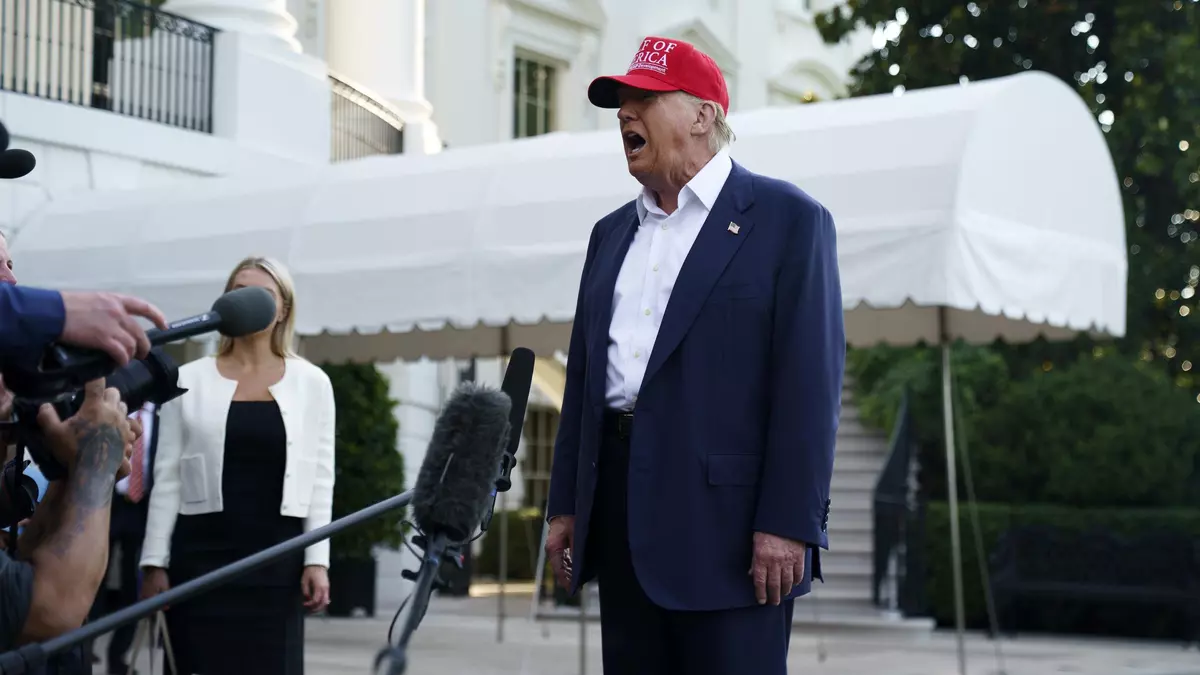 Trump amenaza con deportar a Elon Musk