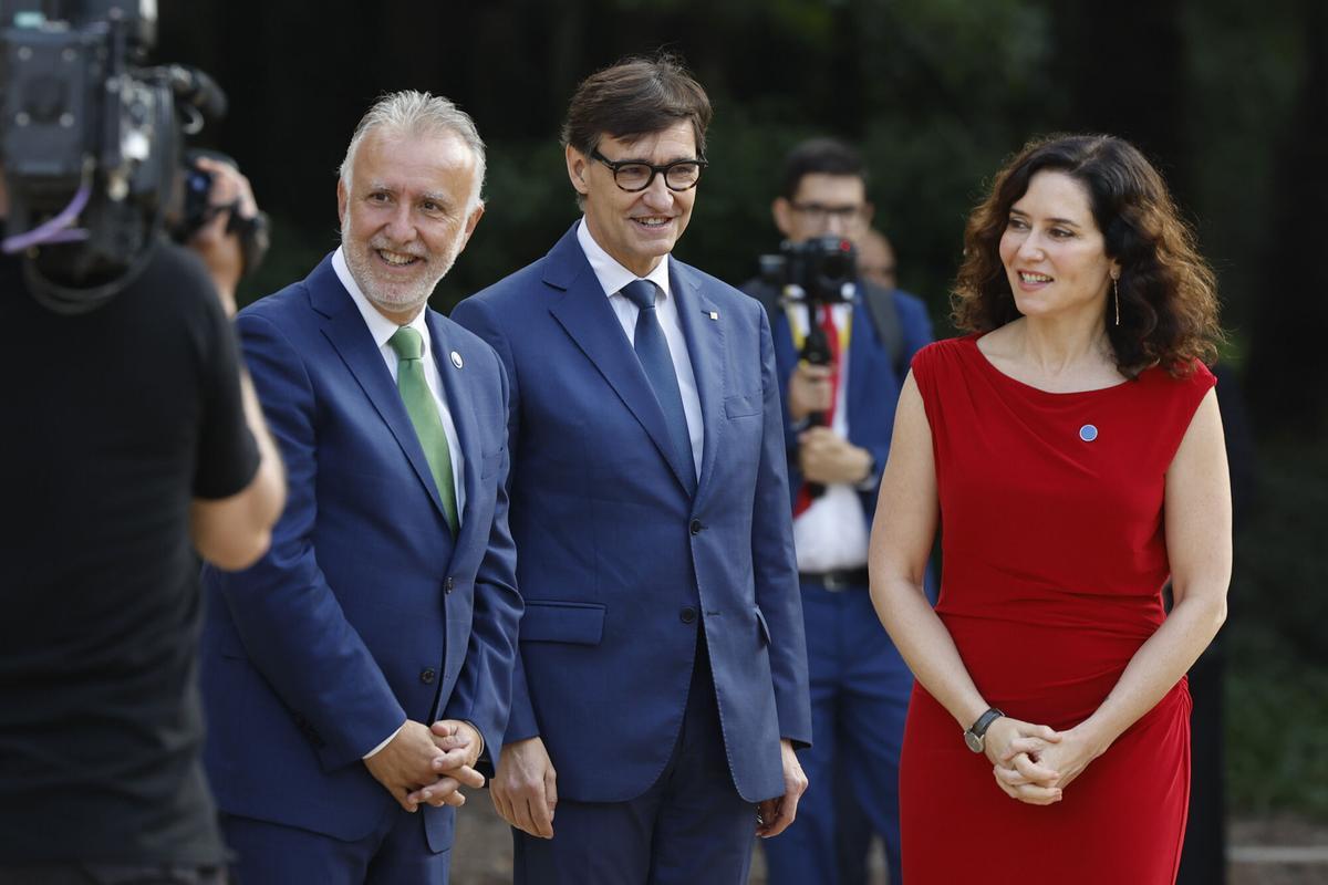 Carta de un lector: "El ridículo lingüístico de Ayuso" Carta de un lector: "El ridículo lingüístico de Ayuso"