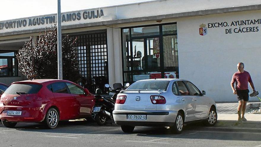 Sale a licitación la ejecución de una pista deportiva en Cáceres el Viejo