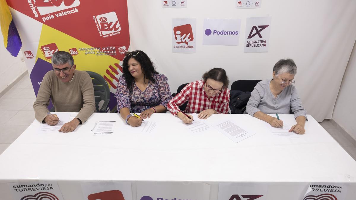 Antonio Pérez Boj,   Susana Fuentes, Antonia Martínez y Agustina López firman el código ético