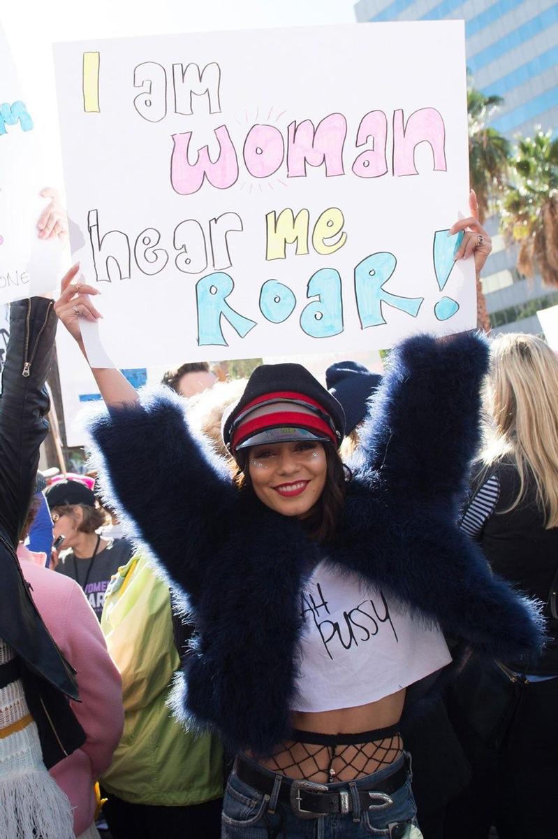 Vanessa Hudgens fue así de mona a la Women's March