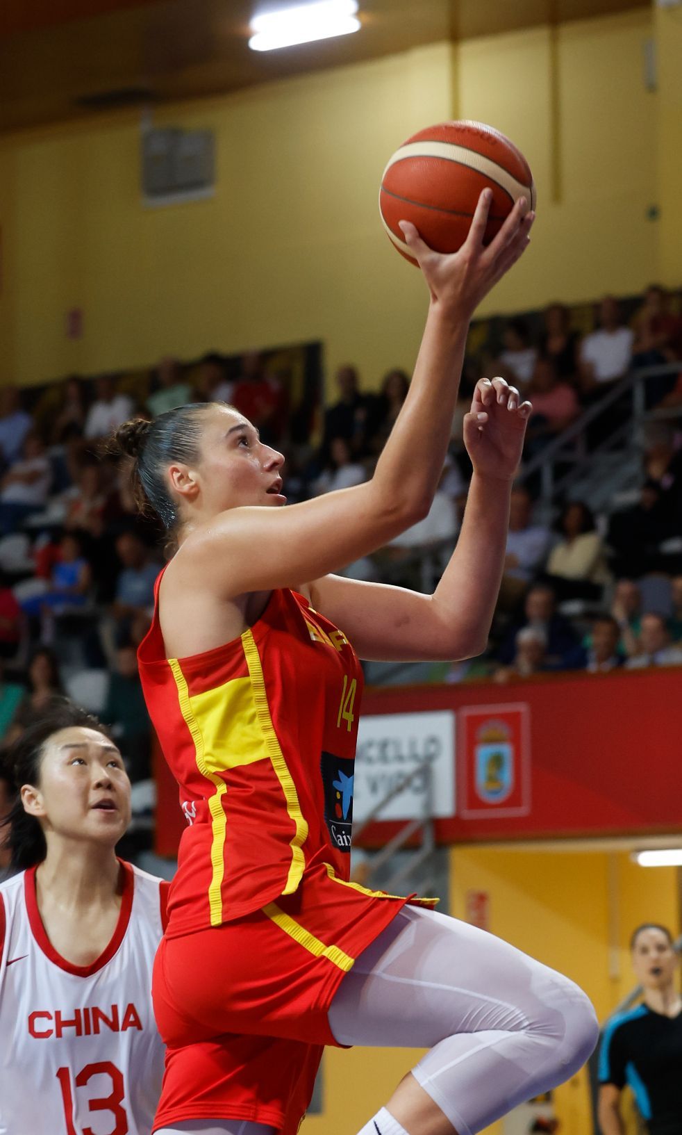 La seleccción femenina de básquet reina en Vigo