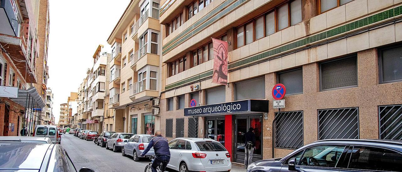 El Museo Arqueológico de Elda, antigua Casa de Cultura, se trasladará a la Fundación Ficia y el edificio acogerá a la sede de la UNED. | ÁXEL ÁLVAREZ