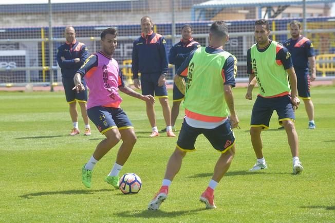 Entrenamiento de la Unión Deportiva Las Palmas ...