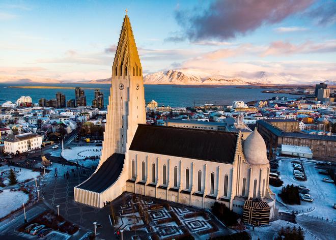 La gran iglesia de Reikiavik