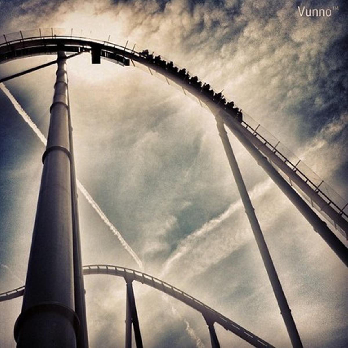 Una de les fotos premiades, l’espectacular muntanya russa de Port Aventura.