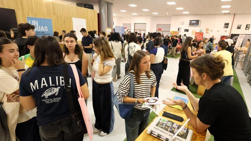 El Campus de Pontevedra acogió una jornada de bienvenida a los nuevos alumnos