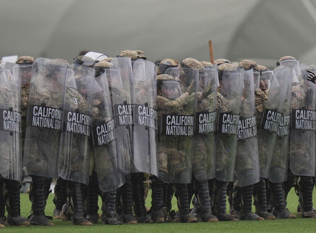 Trump retirarà la Guàrdia Nacional de Chicago, Los Angeles i Portland