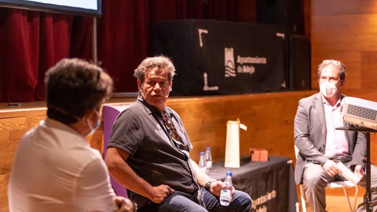 El actor Jorge Sanz (c) durante el taller celebrado en la Universidad de Verano de Adeje.