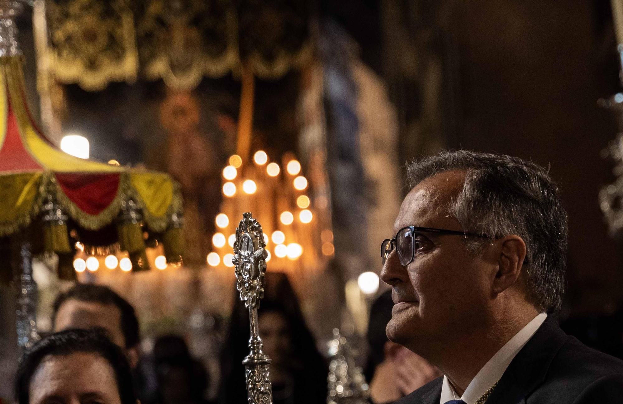 El frio no desluce las procesiones del Martes Santo en Alicante