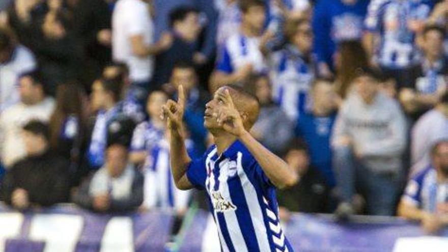 Deyverson celebra el gol de la victòria a Mendizorroza