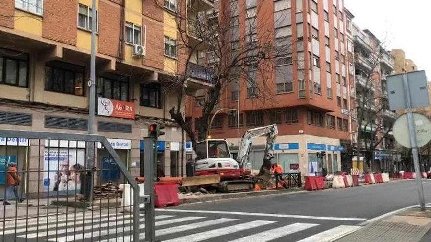 Vídeo | Obras en el acceso a la calle Argentina de Cáceres