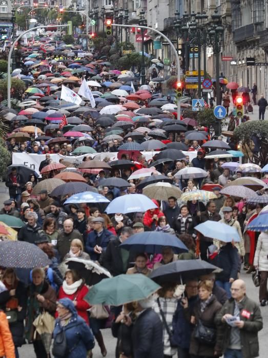 Miles de manifestantes piden una sanidad pública de calidad // Alba Villar