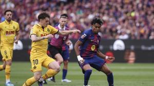 El FC Barcelona trata de ampliar su ventaja sobre el Real Madrid ante el Espanyol, en el derbi de la Ciudad Condal.