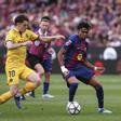 El FC Barcelona trata de ampliar su ventaja sobre el Real Madrid ante el Espanyol, en el derbi de la Ciudad Condal.