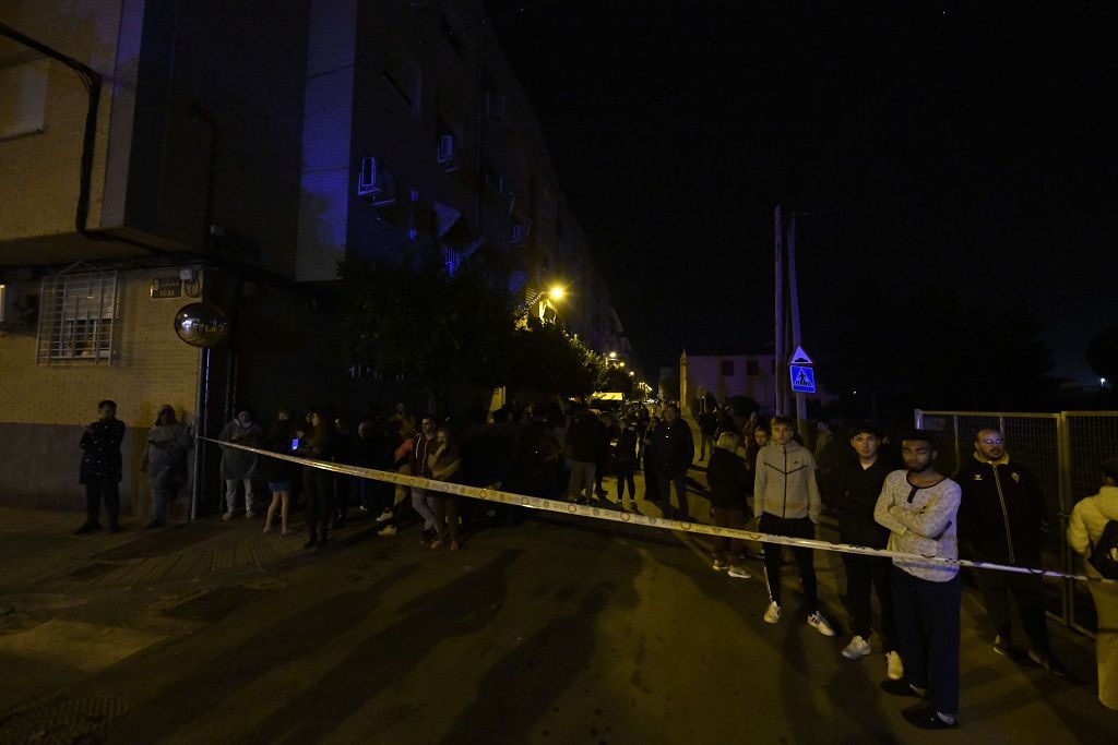 Estas son las imágenes que el aparatoso incendio de Puente Tocinos ha dejado este sábado