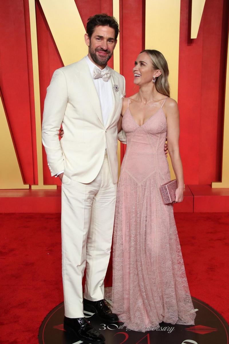 John Krasinski y Emily Blunt en la fiesta post Oscars 2024 de Vanity Fair