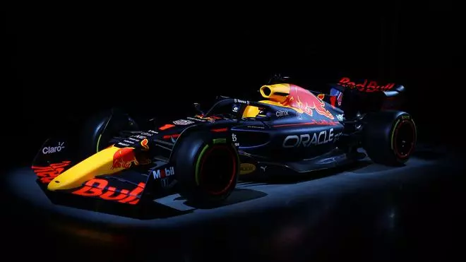 Así luce el nuevo RB18 con el que Red Bull defiende el título de F1