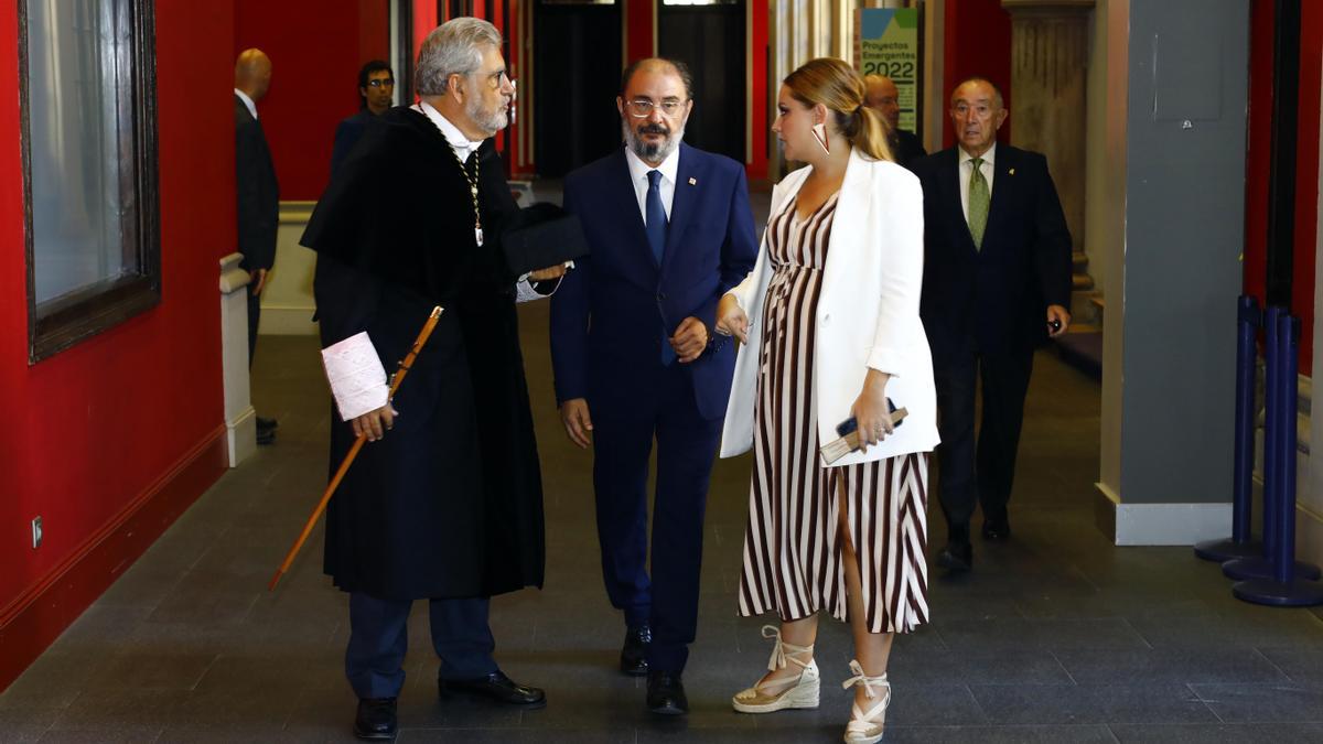 Mayoral, Lambán y Maru Díaz, esta mañana en el Paraninfo.