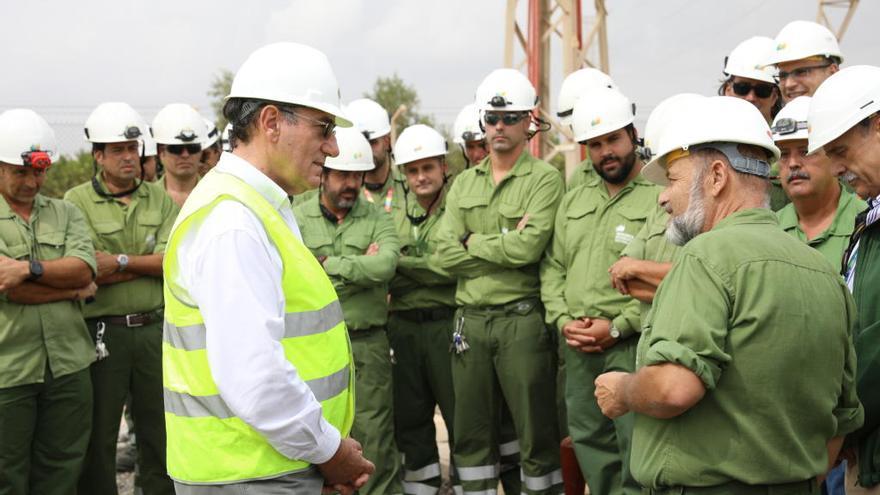 El presidente de Iberdrola reconoce el esfuerzo de los empleados en la Región en la gota fría