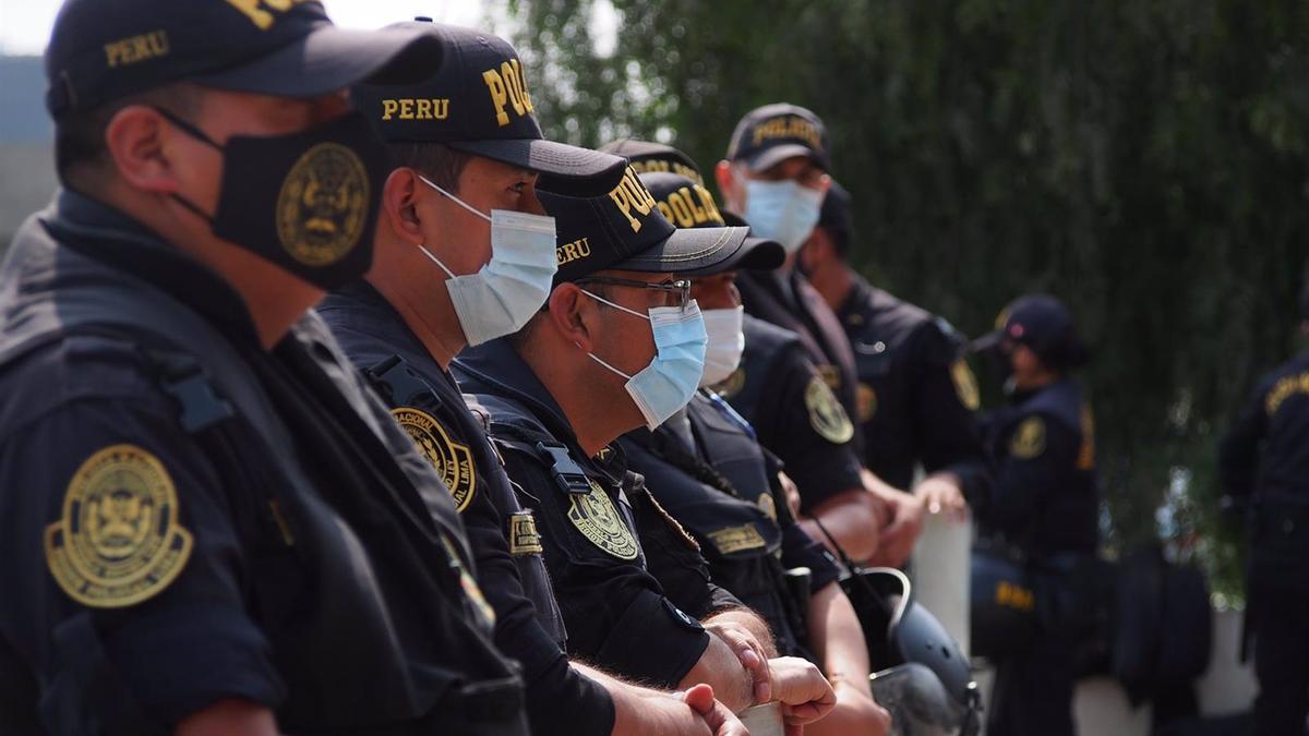 Imagen de archivo de agentes de policía de Perú.