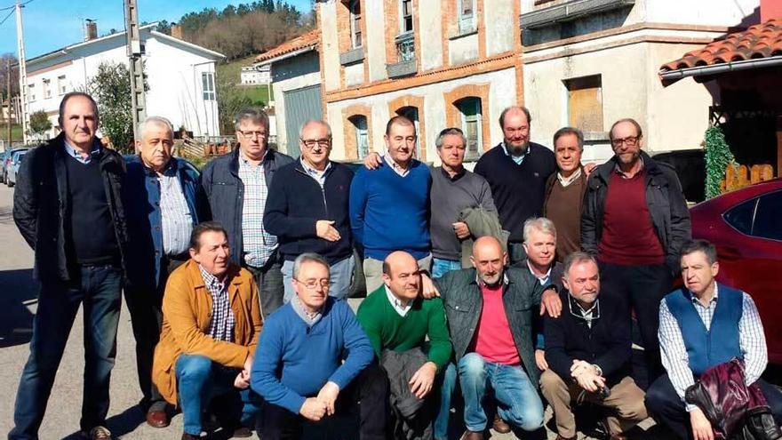 Los antiguos alumnos que participaron en la comida.