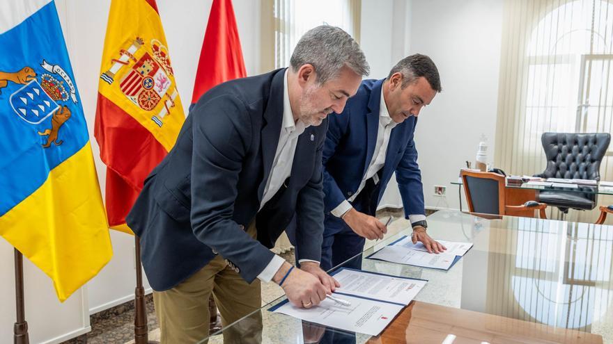 Firma del convenio entre el Gobierno de Canarias y el Cabildo de Lanzarote para impulsar la vivienda pública y el alquiler social