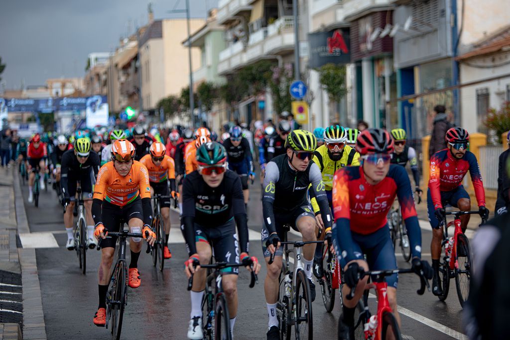 Salida de la Vuelta Ciclista a la Región de Murcia en San Javier