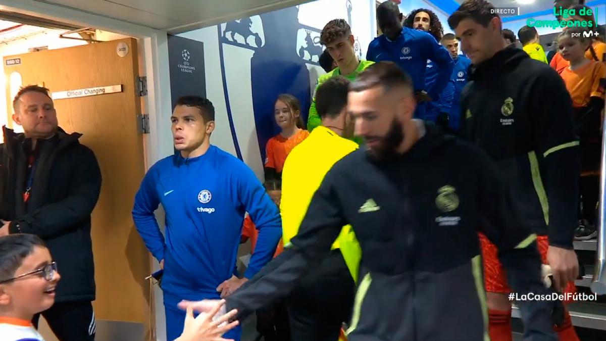 ¡Por estas cosas es tan bonito el fútbol! Así reacciona un niño cuando le da la mano a Benzema