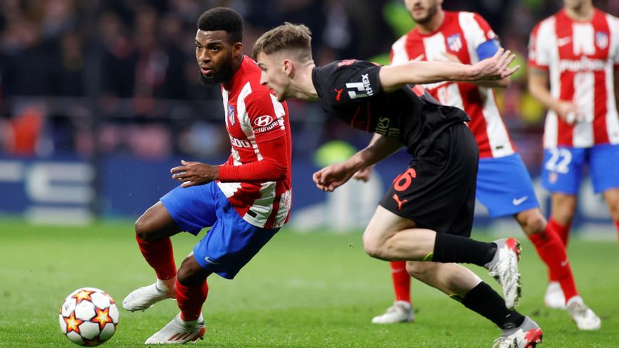 Lemar, en una acción del Atlético - Milan.