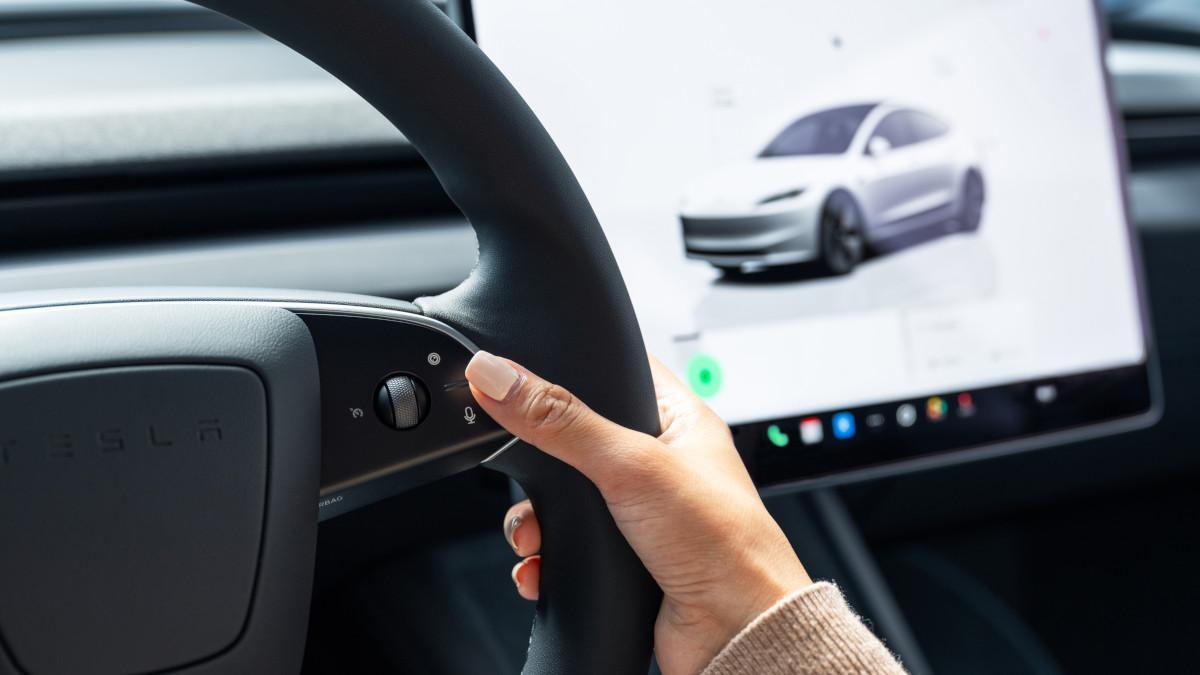 Grok en los Tesla se podrá manejar desde el volante o la pantalla