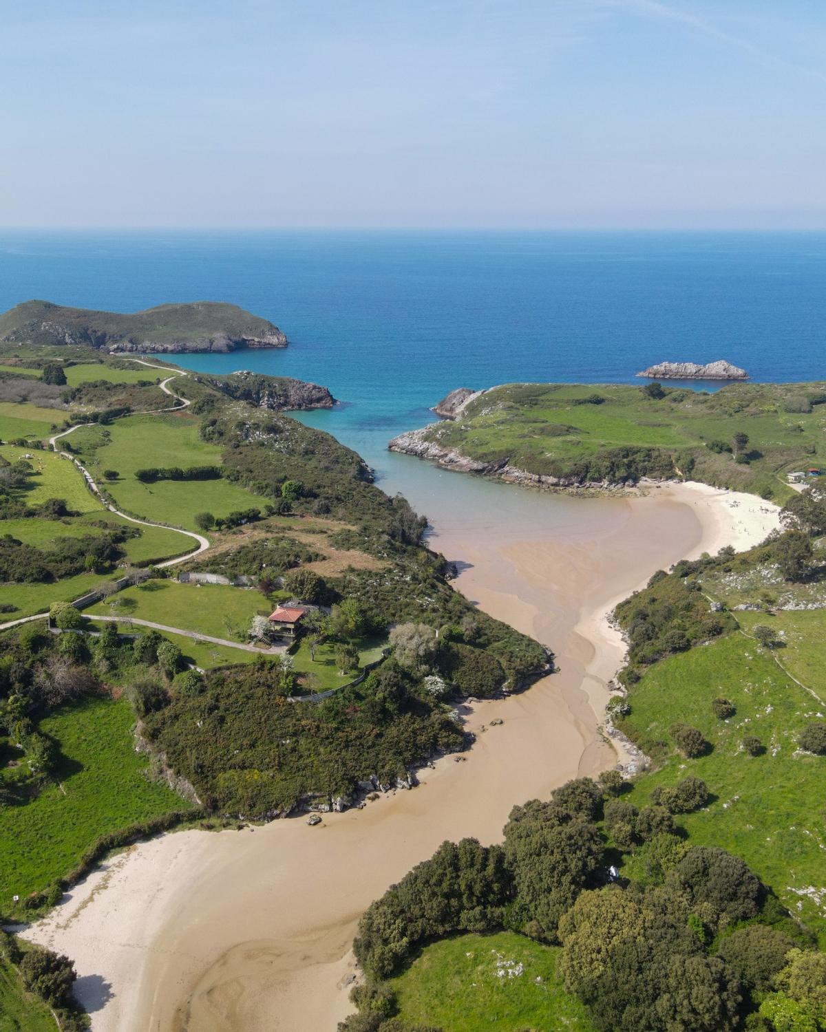 La playa de Poo, en Llanes