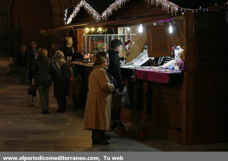 GALERÍA DE FOTOS -- El mercado de Navidad, protagonista en la Plaza Mayor