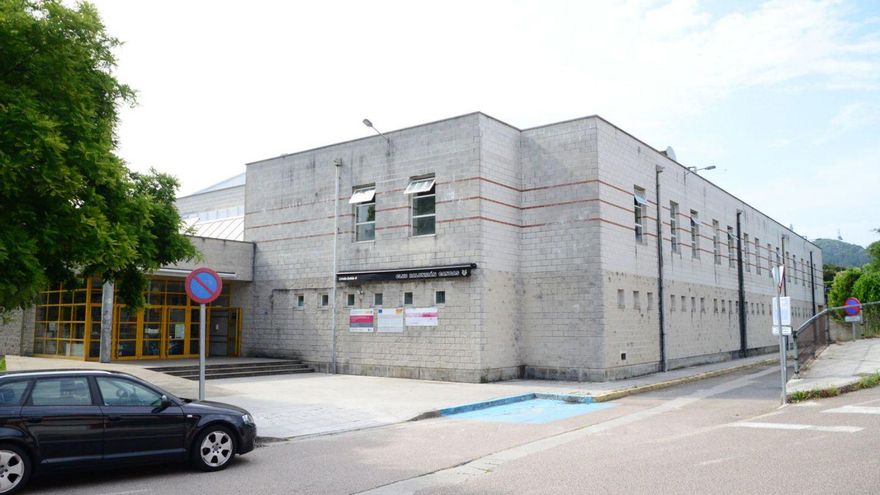 Pabellón municipal de deportes de O Gatañal, pendiente de obras de reforma integral. | G.Núñez