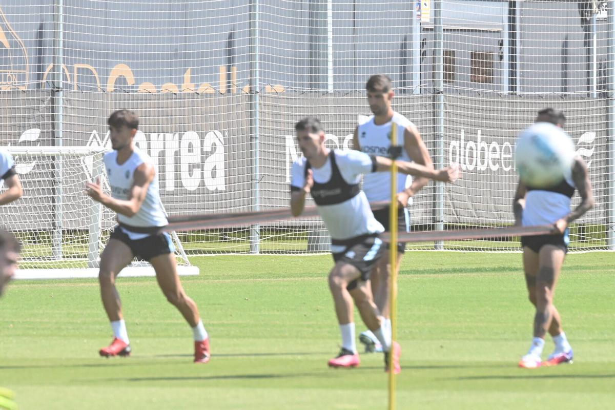 Entrenamiento de los 'orelluts', en la Ciudad Deportiva Globeenergy, antes del Castellón-Eibar