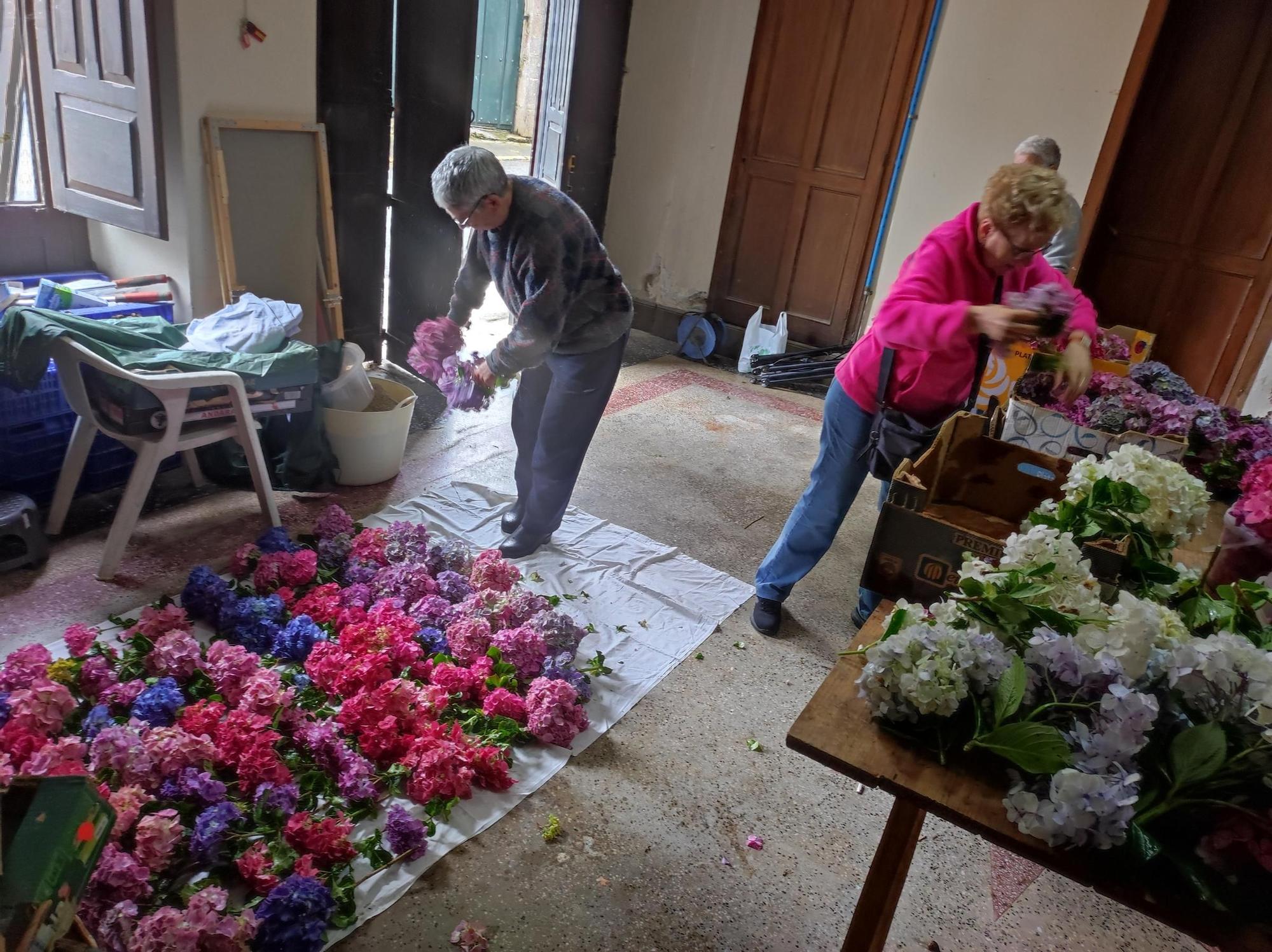 En imágenes: Castropol se llena de flores para el Corpus