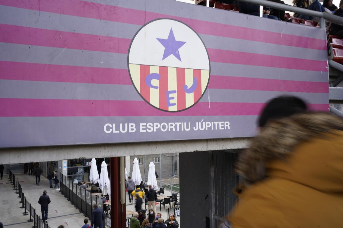 (Re)volta alrededor de la historia del Club Esportiu Júpiter