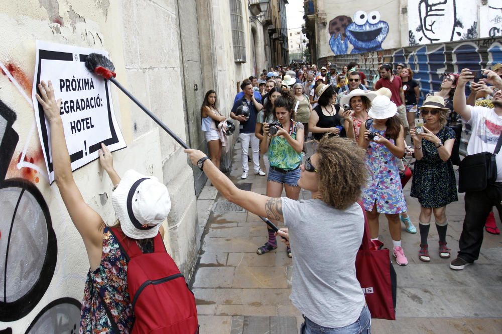 Manifestación contra la 'turistificación' de Ciutat Vella