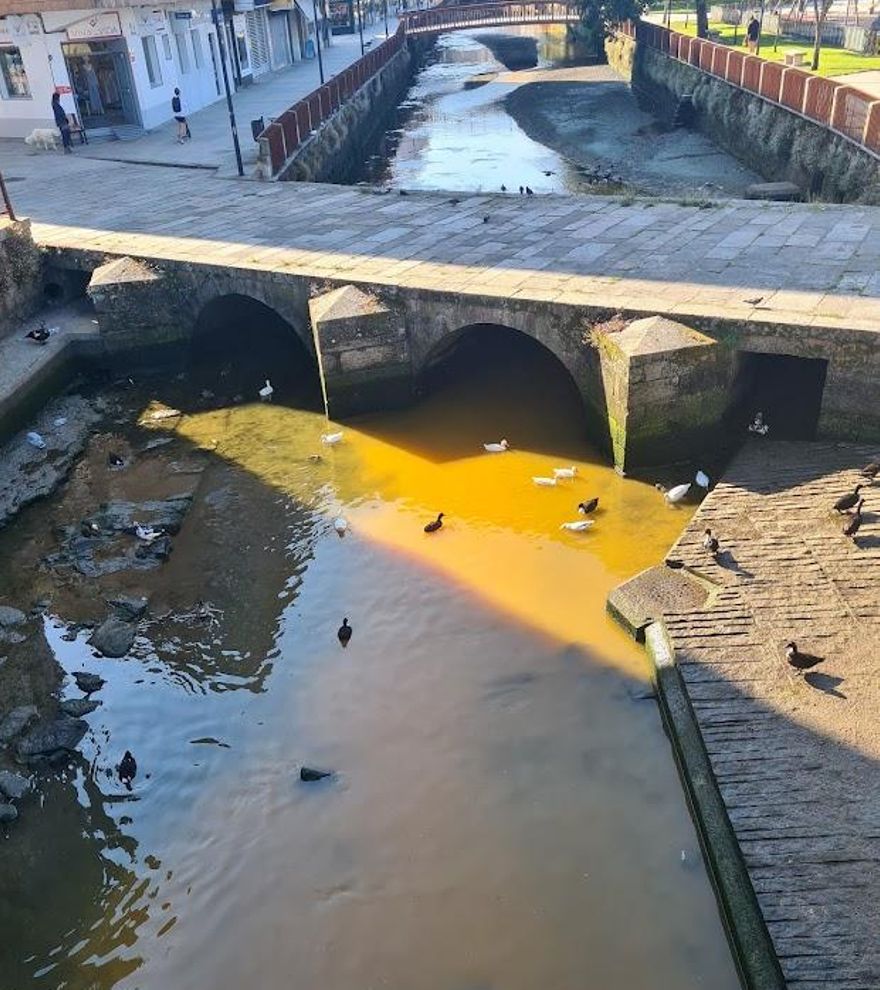 El vertido registrado ayer en la ciudad.