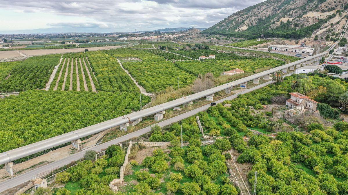 Vista aérea de la infraestructura del trasvase en la Vega Baja.