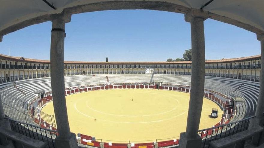 La plaza de toros salta al ruedo