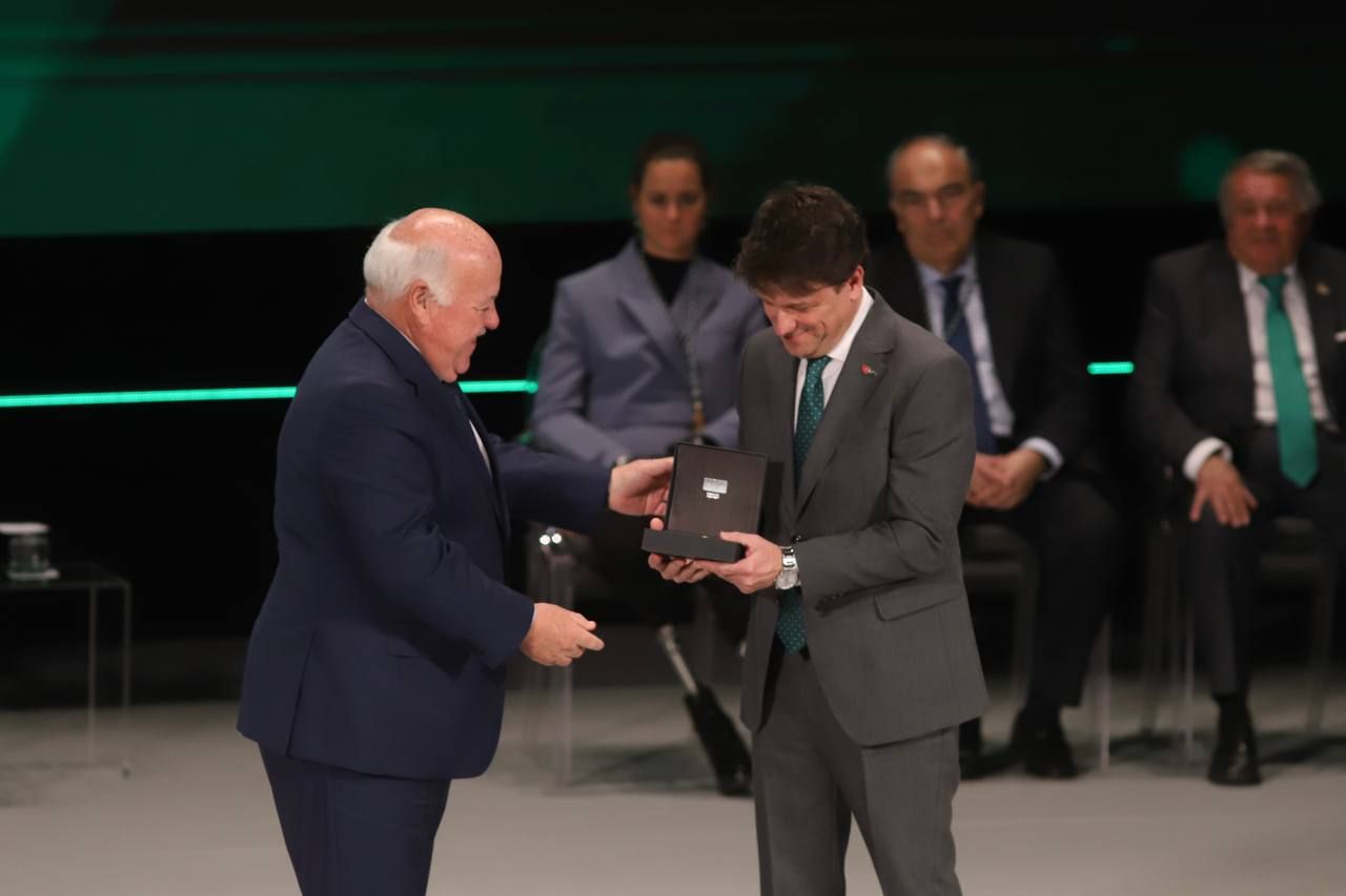 La entrega de los títulos de Hijos Predilectos y Medallas de Andalucía