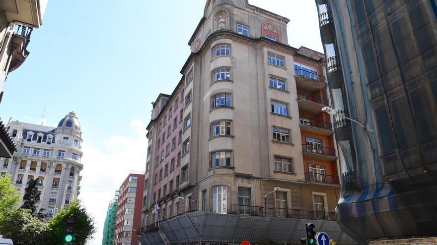 "Paralizada" sin nueva fecha la obra en la Tesorería de la Seguridad Social en A Coruña: el Ministerio proyecta retirar los andamios